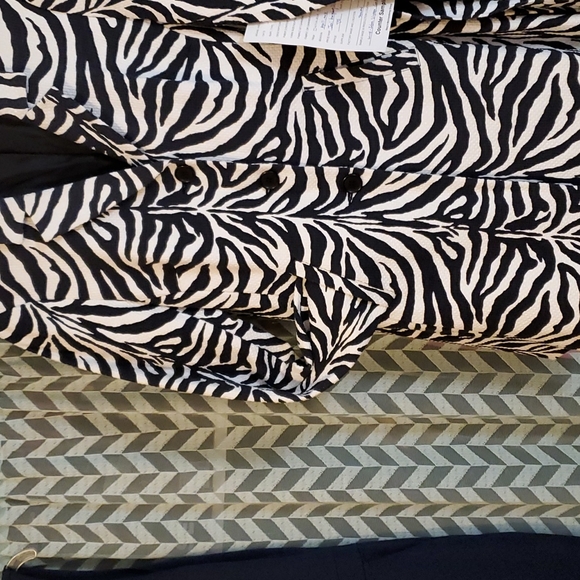 INC ladies print jacket - Picture 2 of 10